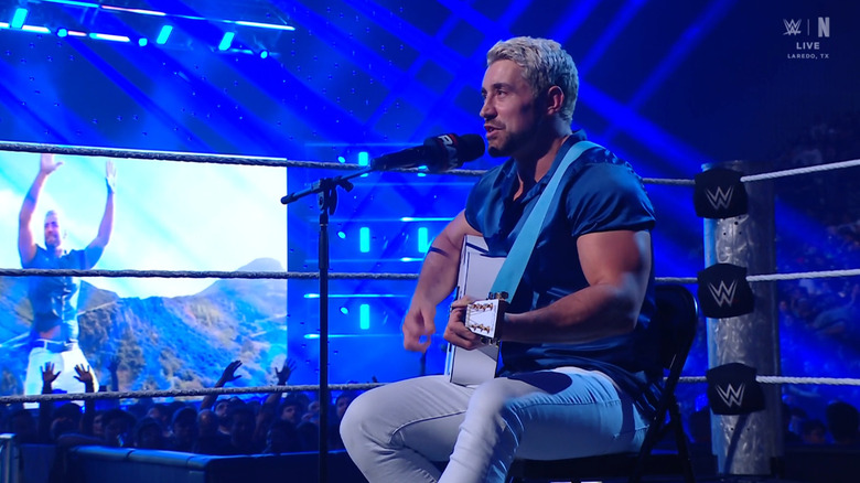 Hendry singing his song