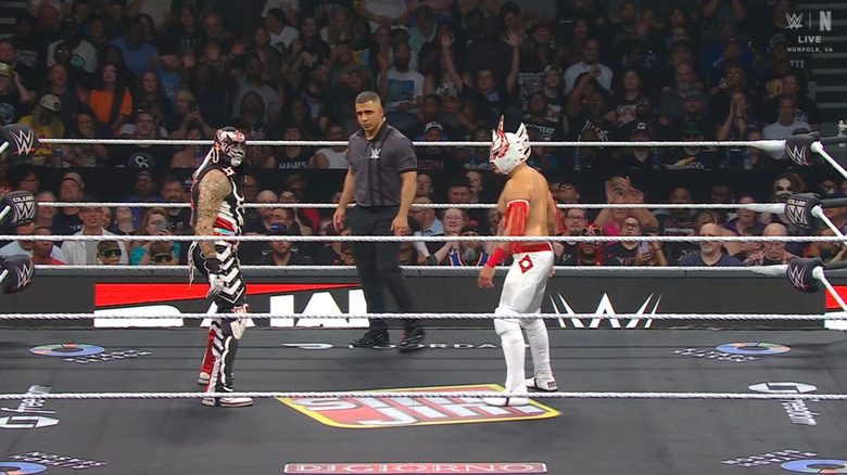 Penta and Laredo Kid inside the ring