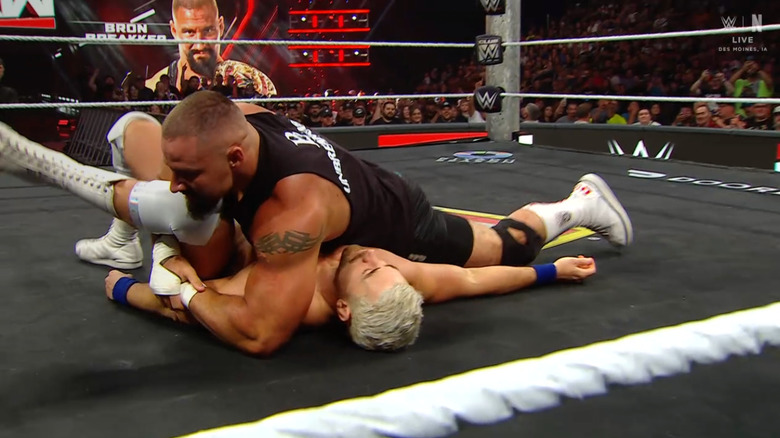 Breakker pinning Hendry