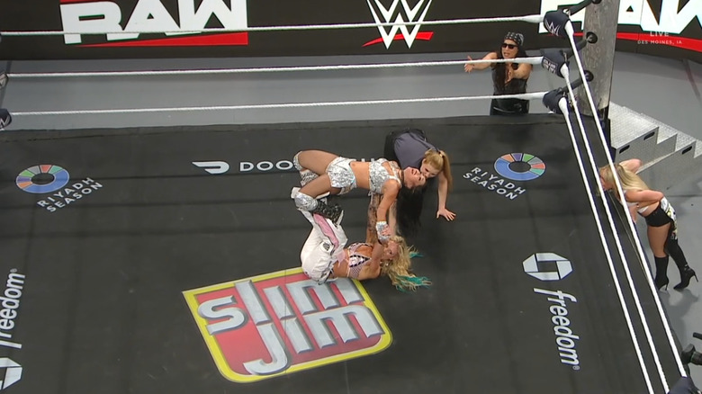 Ruca with a Bow and Arrow cinched in on Perez