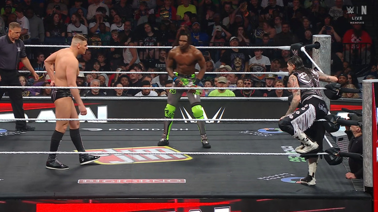 WWE Raw Results 2/16 - CM Punk, AJ Lee & Liv Morgan All Appear, Triple ...