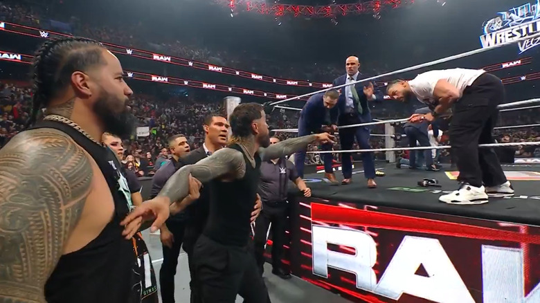 Jey Uso orders Roman Reigns to attack CM Punk on "WWE Raw"