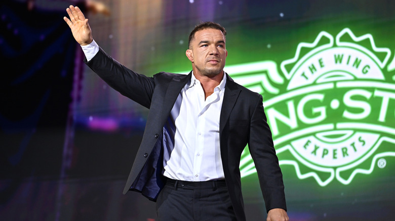 Gable waving to fans