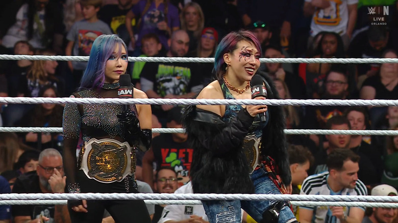 Sane and Asuka in the ring