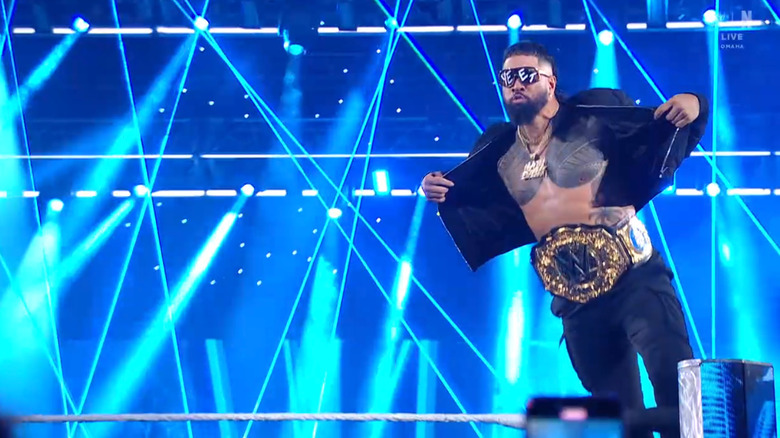 Jey posing on the ropes