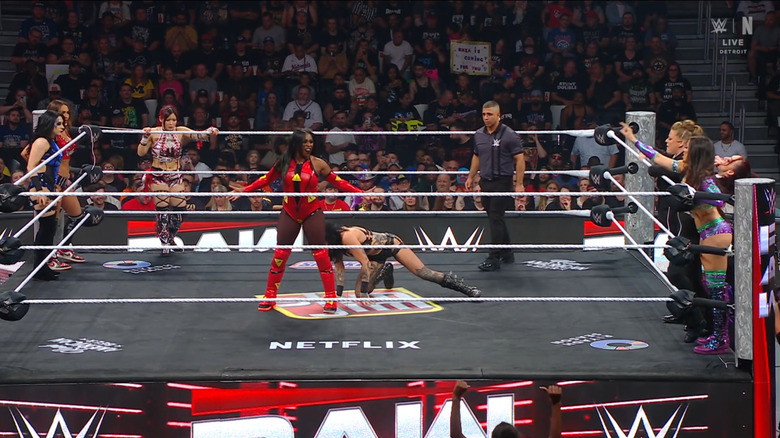 Everyone in the ring
