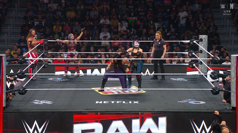 Several competitors in the ring
