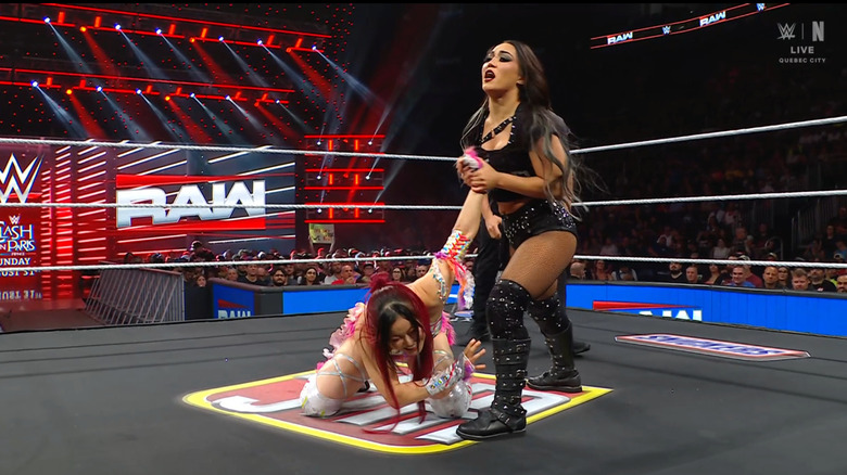 Perez with a submission locked in on SKY