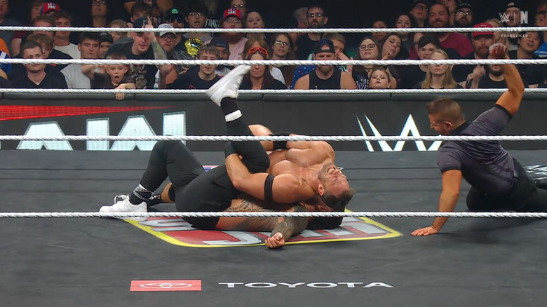 Knight pinning Jey