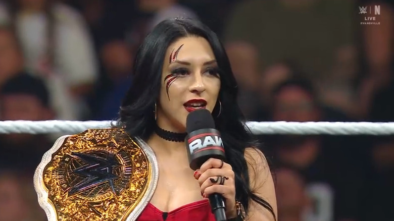 Vaquer speaking in the ring