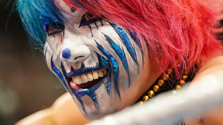 Asuka taunts Bianca Belair on "WWE Raw"