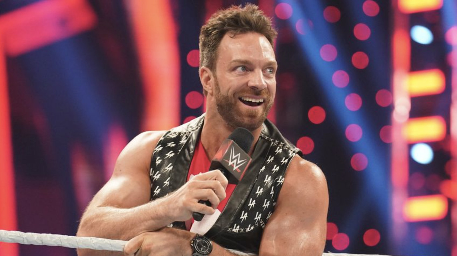 WWE Releases An LA Knight 'YEAH' TShirt Just In Time For Money In The