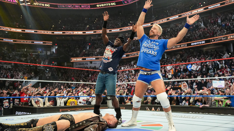 R-Truth and Joe Hendry pose about The Miz at WWE SNME