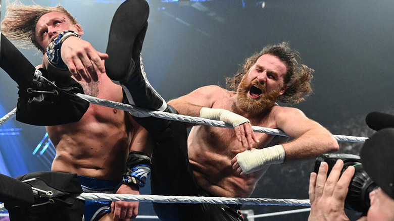 Sami Zayn delivers a Helluva Kick to Ilja Dragunov on "WWE SmackDown."