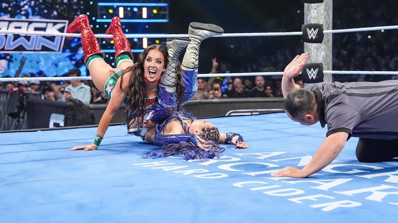 Giulia rolls up Giulia with her feet on the ropes on "WWE SmackDown"