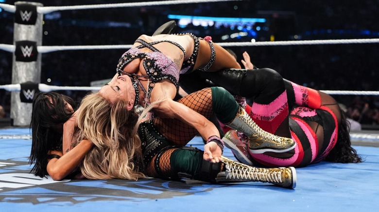 Kiana James rolls up Charlotte Flair on "WWE SmackDown"