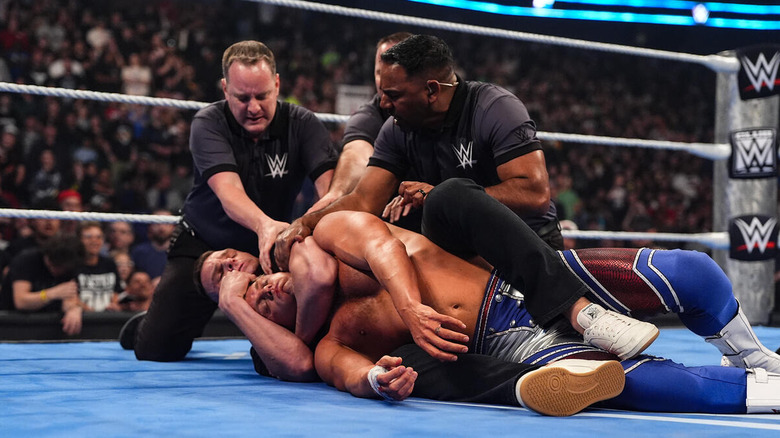 GUNTHER chokes out Cody Rhodes on "WWE SmackDown"