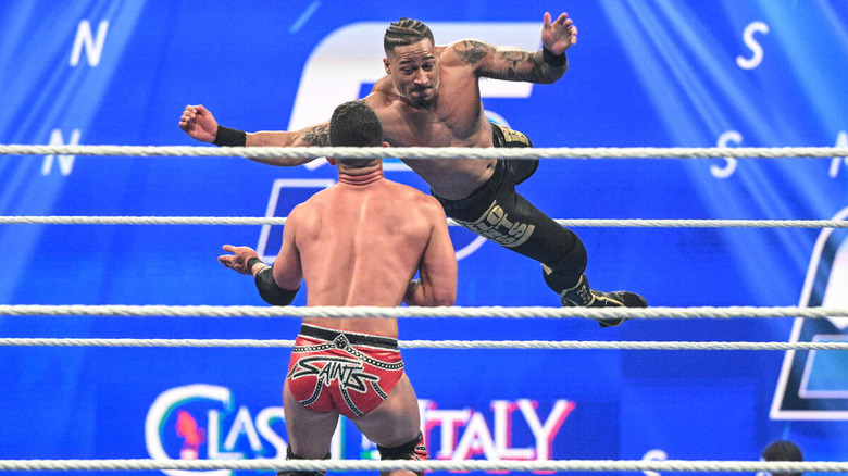 Carmelo Hayes hits a flying clothesline on Ricky Saints on "WWE SmackDown"