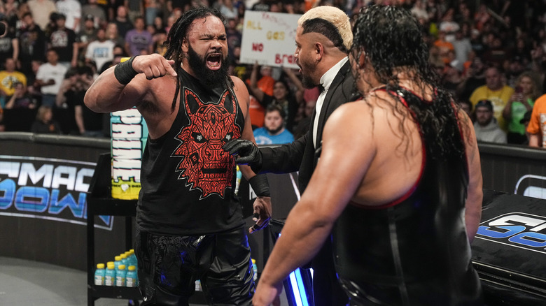 Jacob Fatu yells at Solo Sikoa and JC Mateo