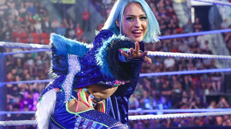 Giulia poses on the ropes on "WWE SmackDown"