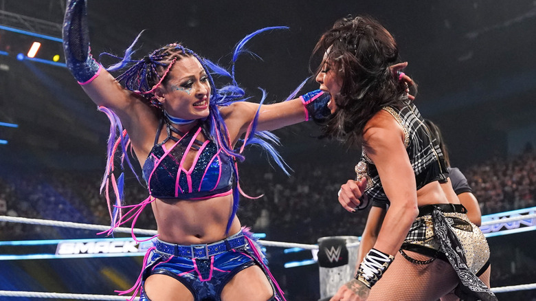 Giulia in action against Michin during SmackDown at Allstate Arena on September 5, 2025 in Rosemont, Illinois.