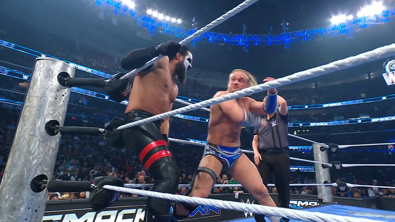 Dragunov fires off chops on Tama in the corner