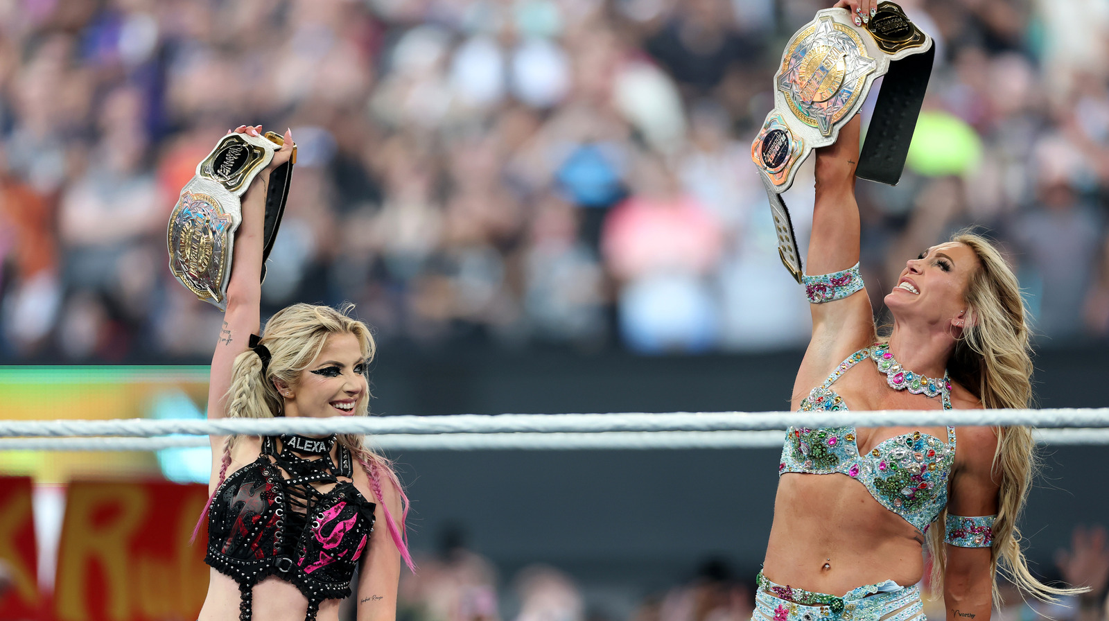 WWE SmackDown Live Coverage 9/19 - Two Titles On The Line, Rhodes-McIntyre Contract Signing