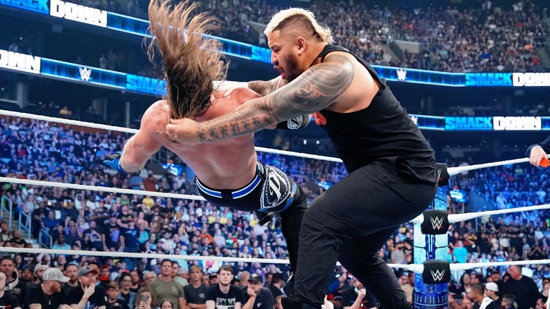 AJ Styles battles Solo Sikoa