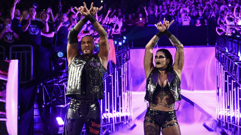 Priest and Ripley posing on the entrance ramp