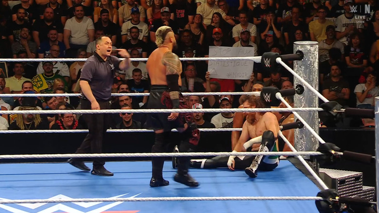 Sikoa and Zayn in the ring