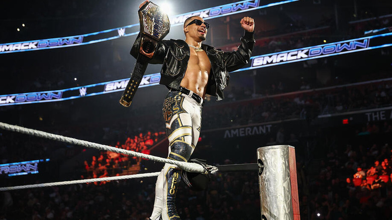 Carmelo Hayes poses with the Men's US title