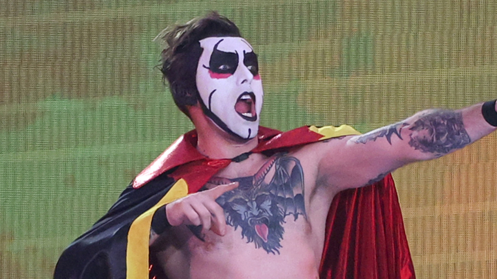 WWE Star Danhausen Documents Trip To NBA Finals As Knicks Drop Game 3 To Spurs