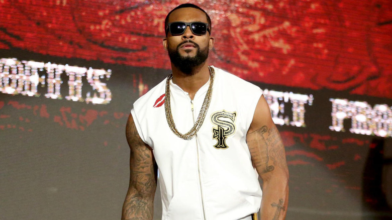 Montez Ford makes his entrance 