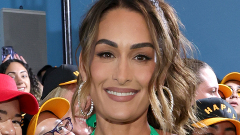 Nikki bella smiling at happy gilmore 2 premiere