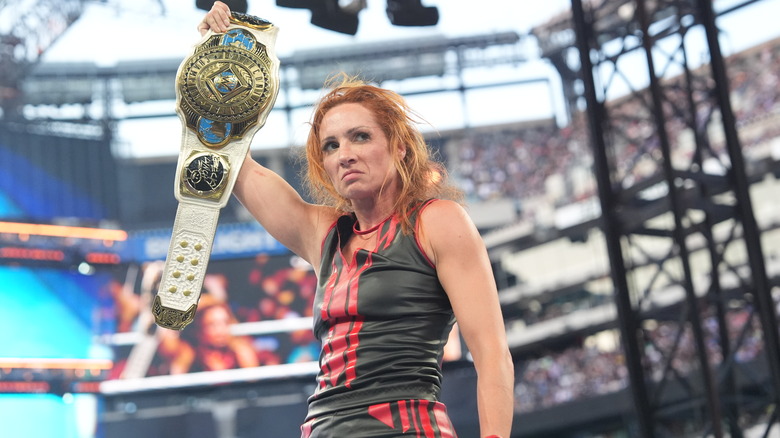 Becky Lynch retains the Intercontinental Championship