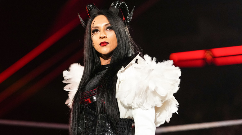 Stephanie Vaquer makes her entrance