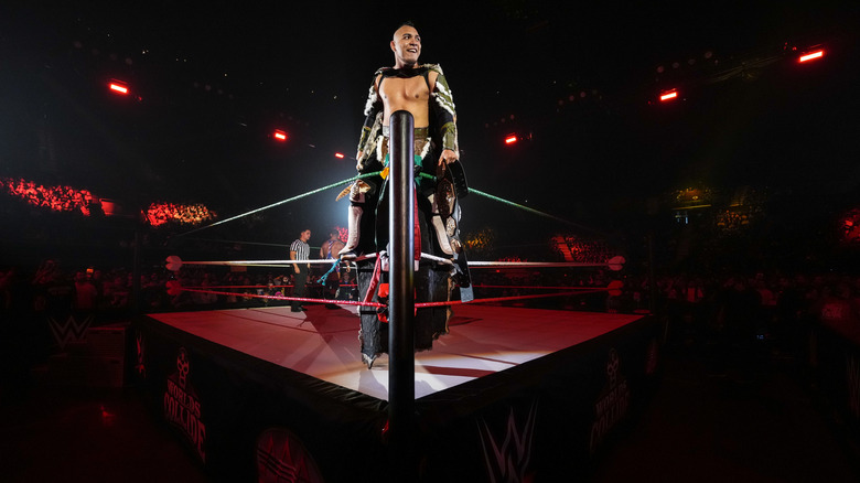 El Hijo del Vikingo stands on the ropes and surveys the crowd at WWE Worlds Collide