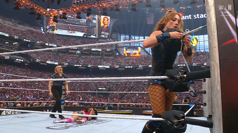 Lynch exposing the turnbuckle