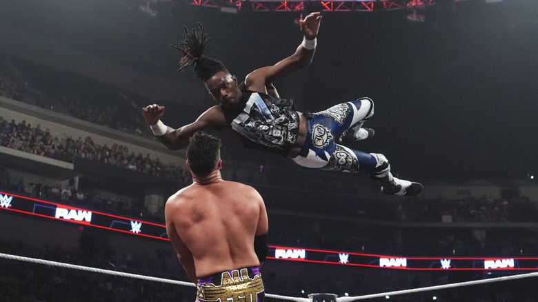 Je'Von Evans jumping onto Ethan Page on WWE Raw
