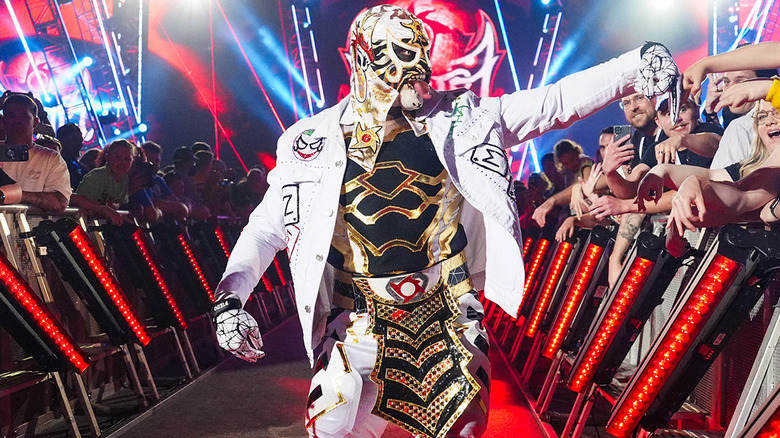 Penta walking to the ring on WWE Raw