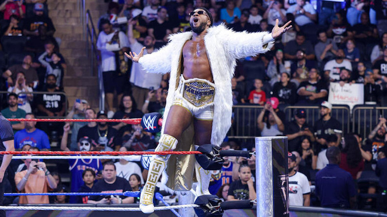 Trick Williams wearing the Men's U.S. Title with fur