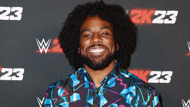 Xavier Woods posing